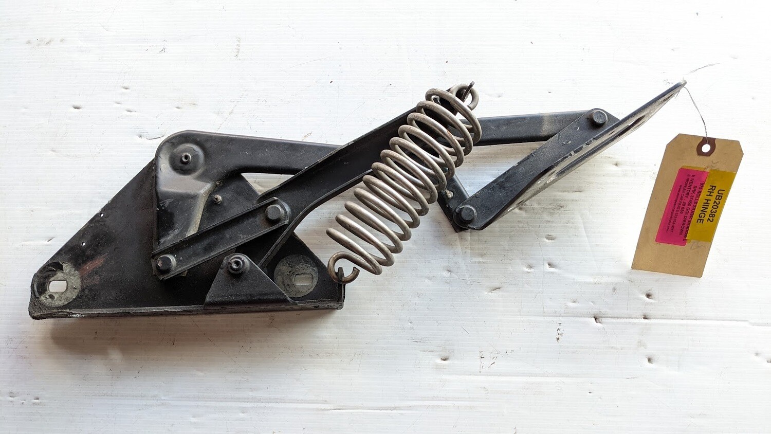 65 - 80 ROLLS ROYCE SILVER SHADOW HOOD HINGE RIGHT SIDE UB20382