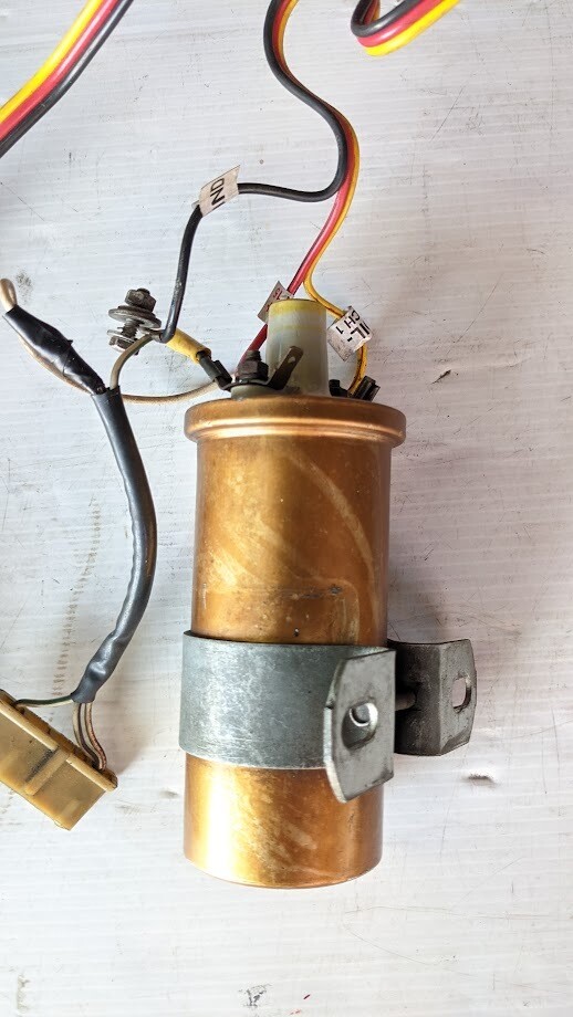 ROLLS-ROYCE SILVER SHADOW ignition distributor COIL AND AMP UE40995
