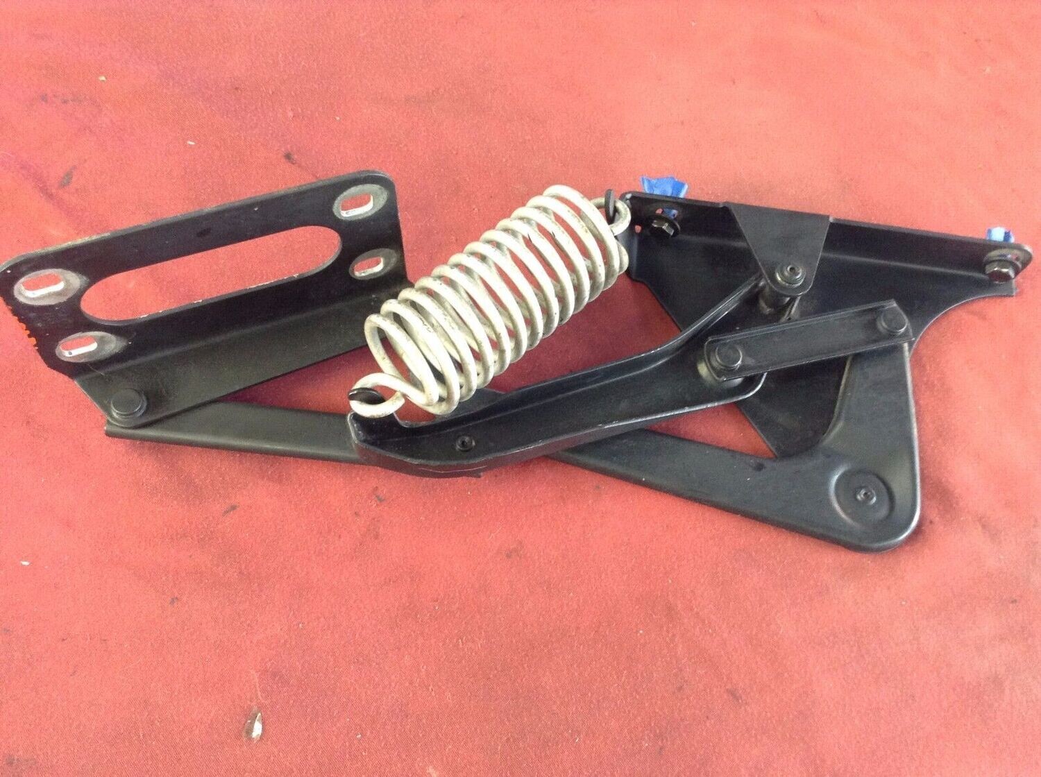 81 - 87 ROLLS ROYCE SILVER SPUR right HOOD HINGE up to vin 25000