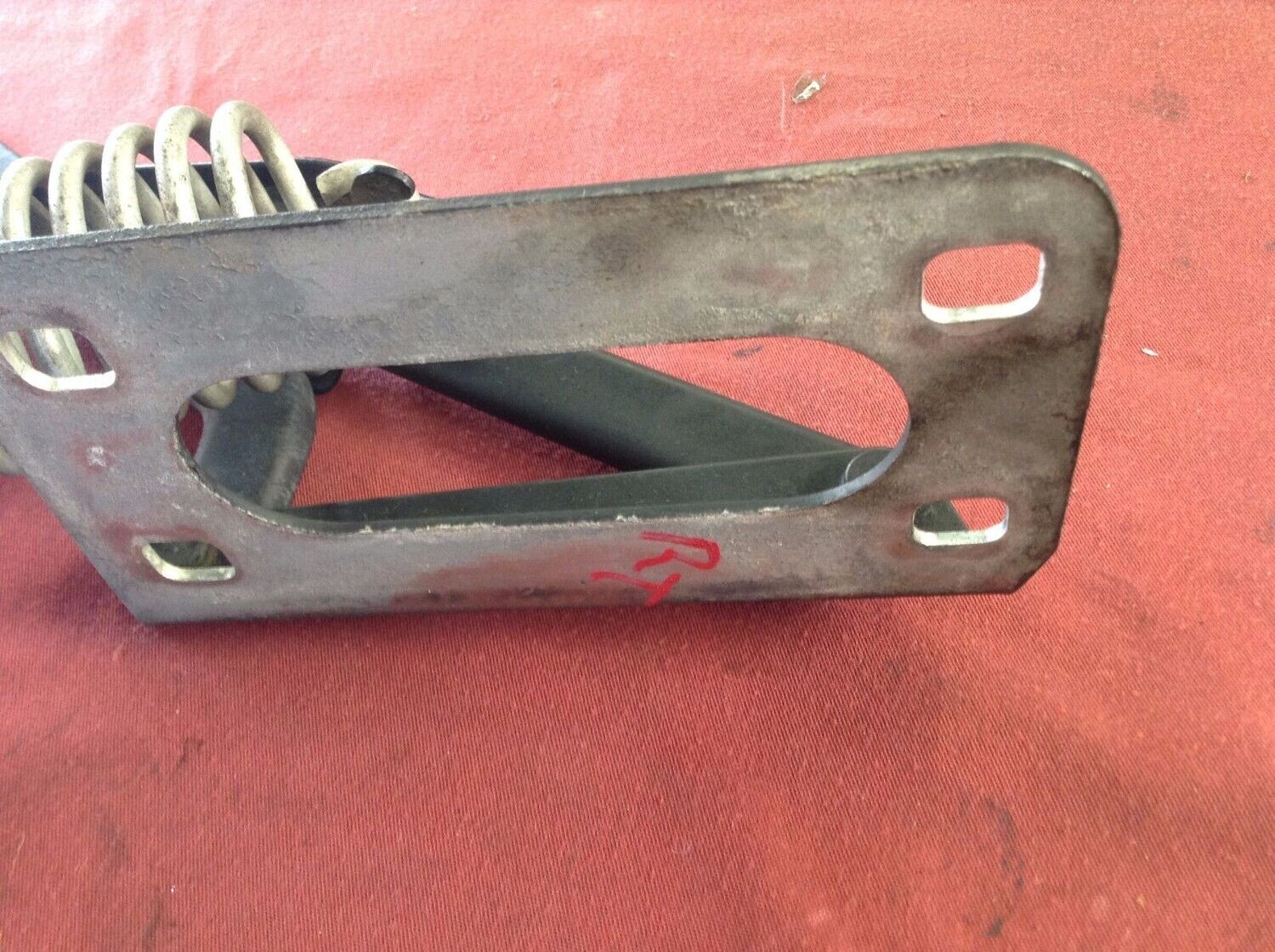 81 - 87 ROLLS ROYCE SILVER SPUR right HOOD HINGE up to vin 25000