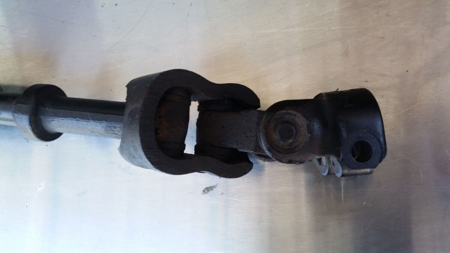 1998 ROLLS ROYCE SILVER SPUR steering COLUMN LOWER SHAFT U JOINT UR71398