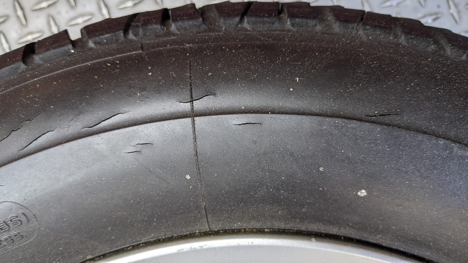 FERRARI 308 GTSi WHEEL RIM ALLOY 117132 TRX METRIC SPARE TIRE