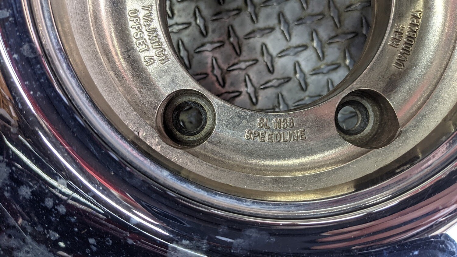 81 to 98 BENTLEY TURBO R L WHEEL RIM 17 INCHES GOOD CONDITION one