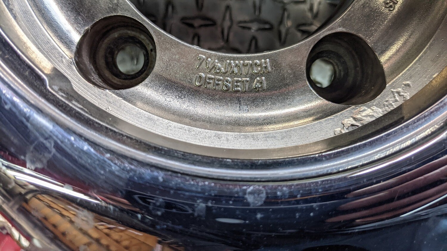 81 to 98 BENTLEY TURBO R L WHEEL RIM 17 INCHES GOOD CONDITION one