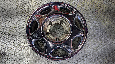 81 to 98 BENTLEY TURBO R L WHEEL RIM 17 INCHES GOOD CONDITION one