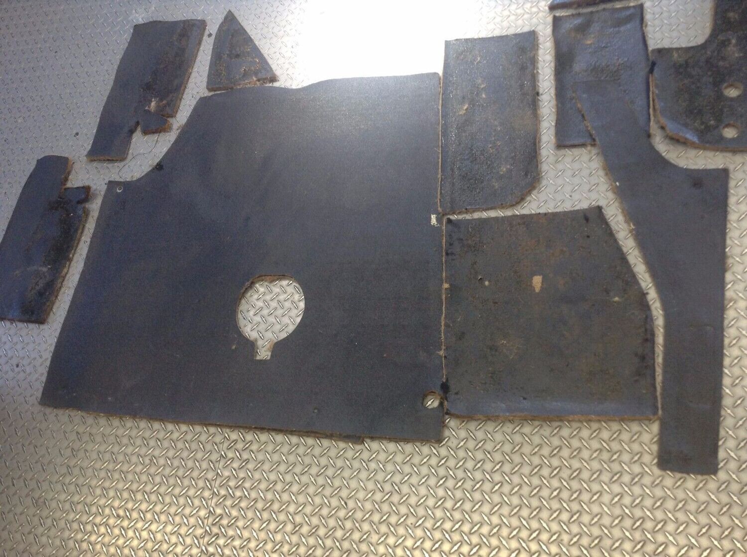 81 - 91 ROLLS ROYCE SILVER SPUR TRUNK SOUND PROOFING LINER