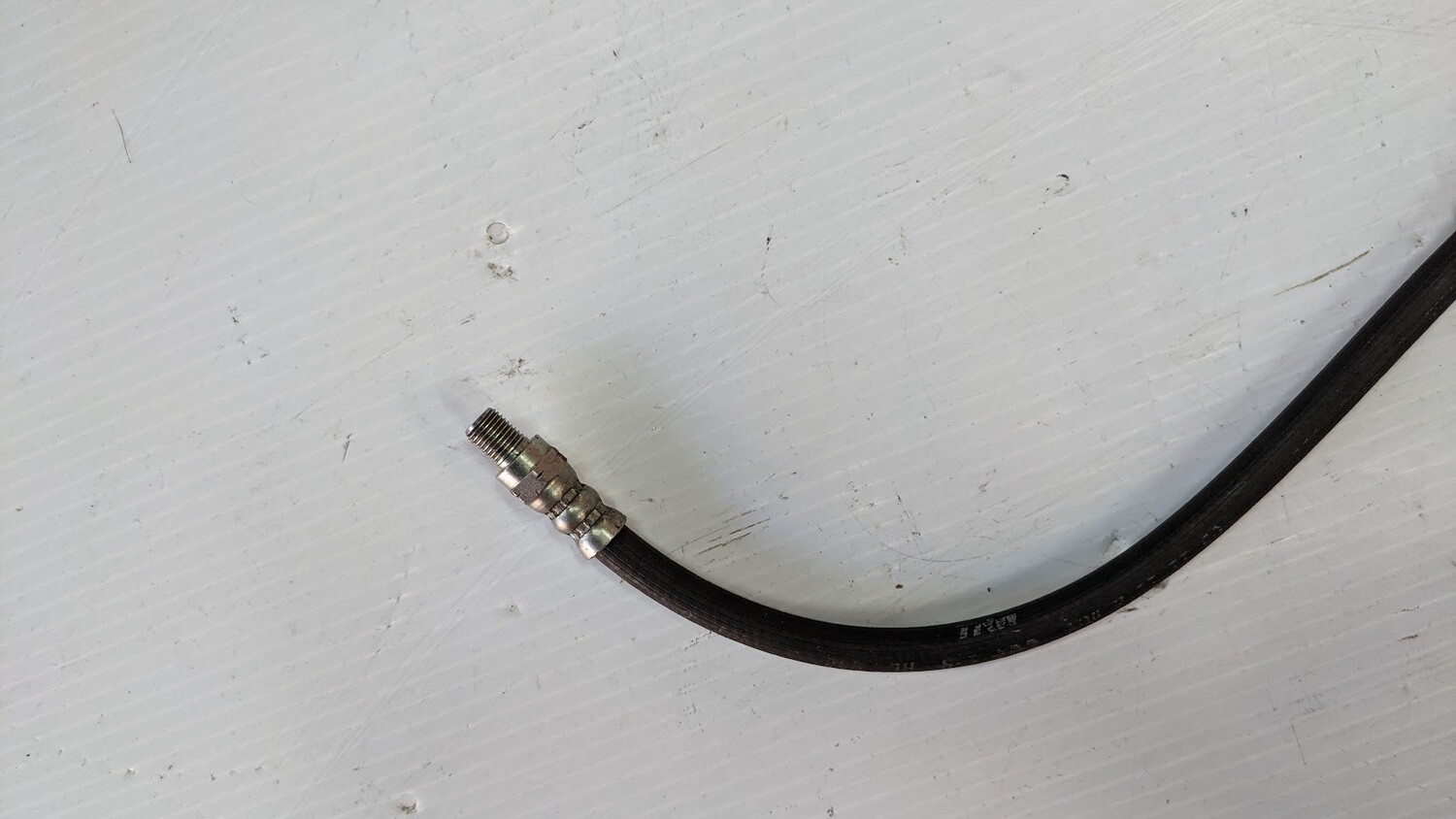ROLLS ROYCE SILVER SHADOW FRONT BRAKE HOSE AT SUB FRAME LHD UR19939U