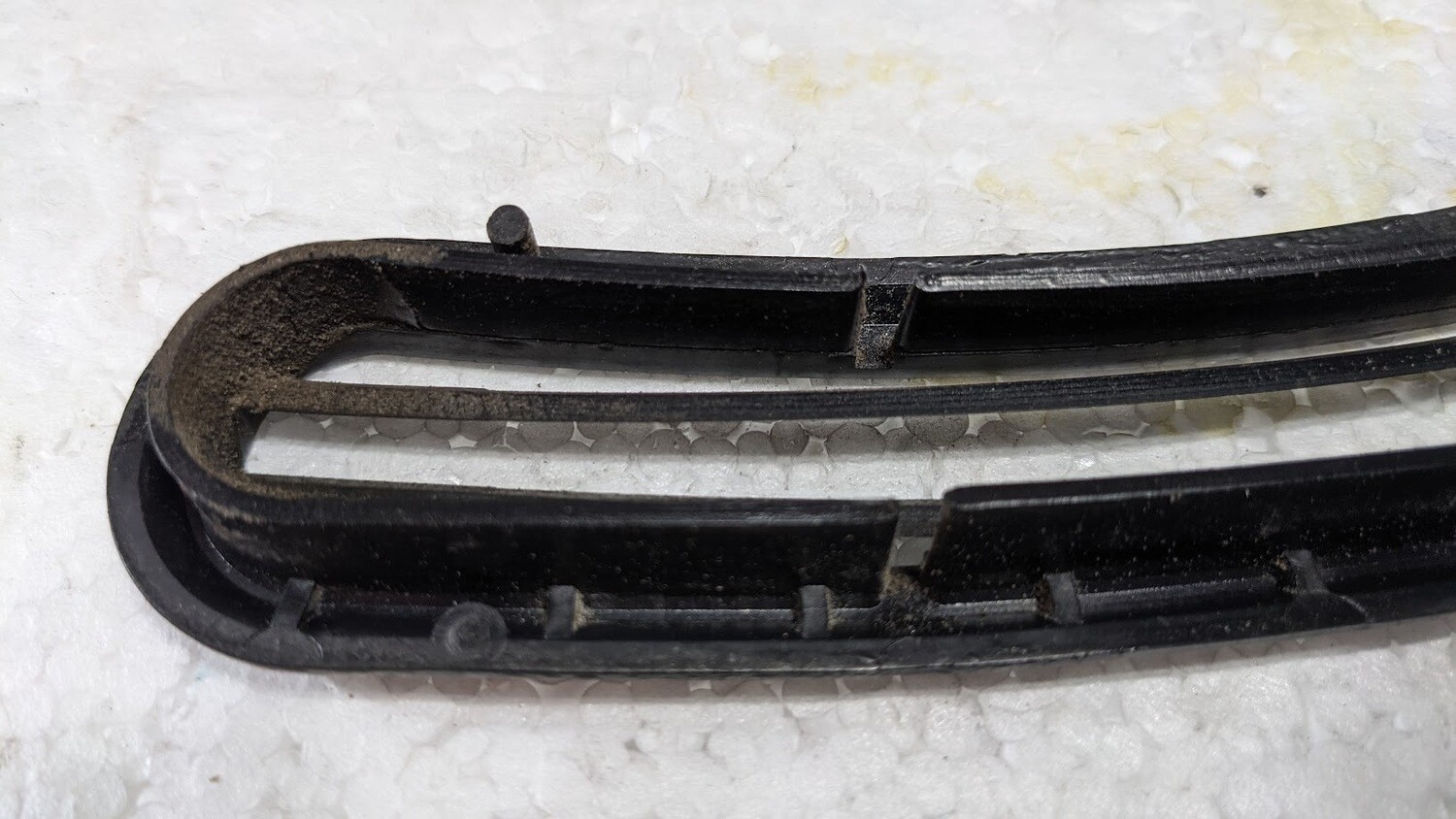 FERRARI 308 PARTS GTS DASHBOARD UPPER GRILLE 60044401 DEFROSTER