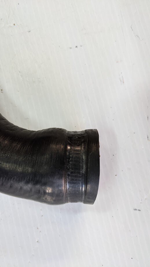 Rolls Royce Silver Shadow UPPER RADIATOR HOSE FROM VIN 30001 ON UR17808 PRE OWNED