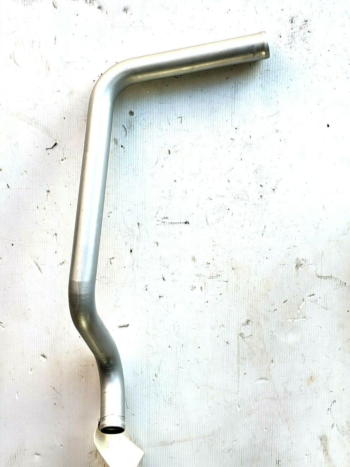 FERRARI 308 PARTS GTS FRONT ENGINE COOLING RADIATOR UPPER TUBE INLET