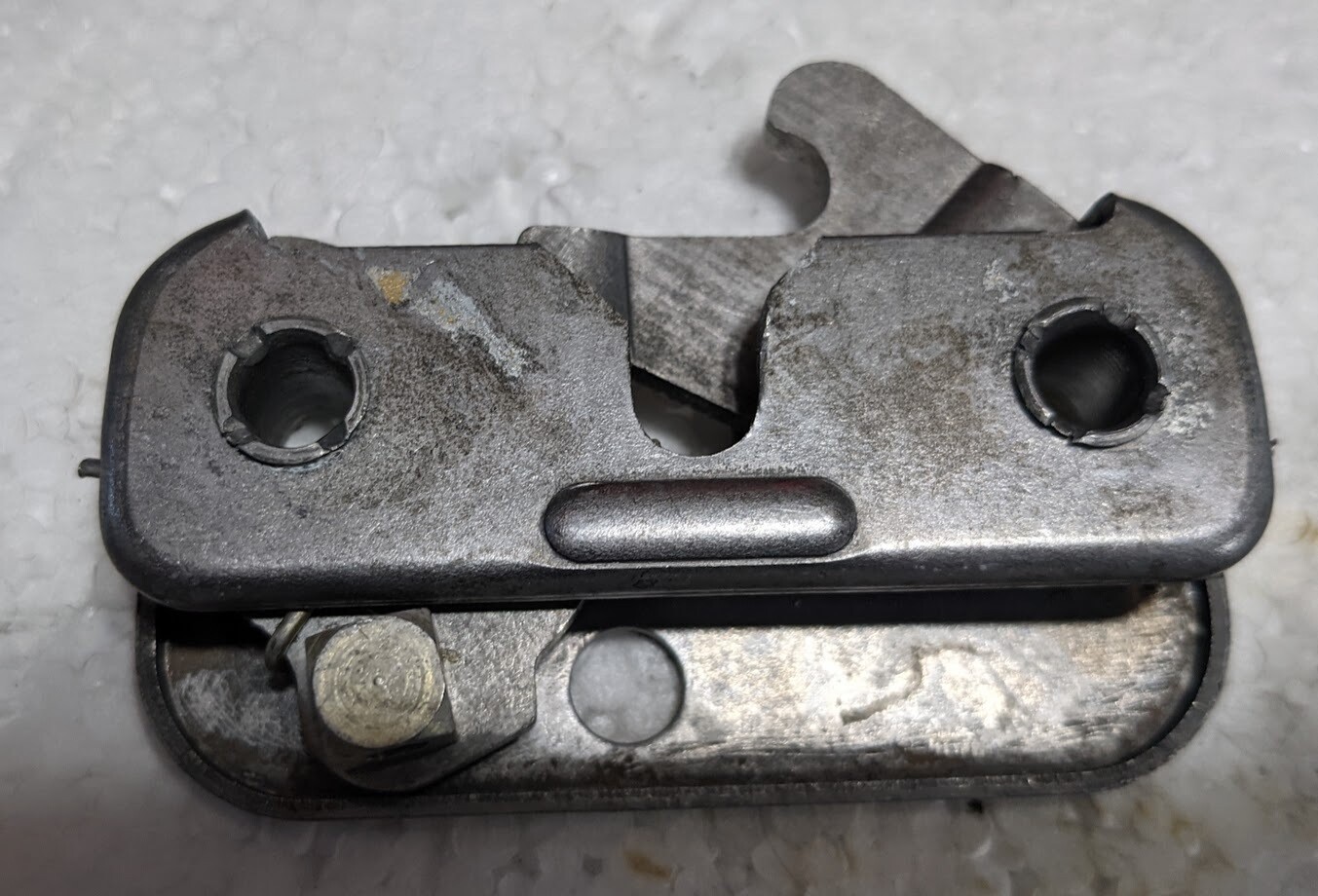 FERRARI  355  FRONT TRUNK LOCK OR ENGINE BAY LOCK LATCH 60277407