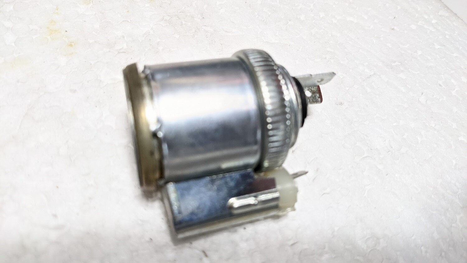 FERRARI 308 PARTS GTS CENTER CONSOLE CIGAR LIGHTER SOCKET 60603000