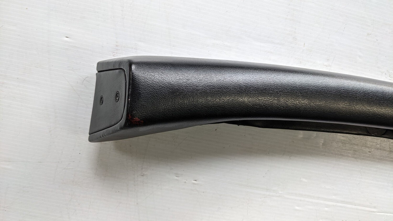 FERRARI 308 GTSi INTERIOR DOOR PANEL ARM REST RIGHT SIDE BLACK 60067502