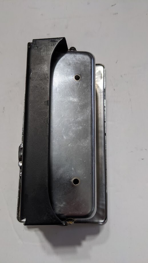 FERRARI 308 PARTS  GTS CENTER CONSOLE ASHTRY WITH CAVALLINO HORSE 60781300