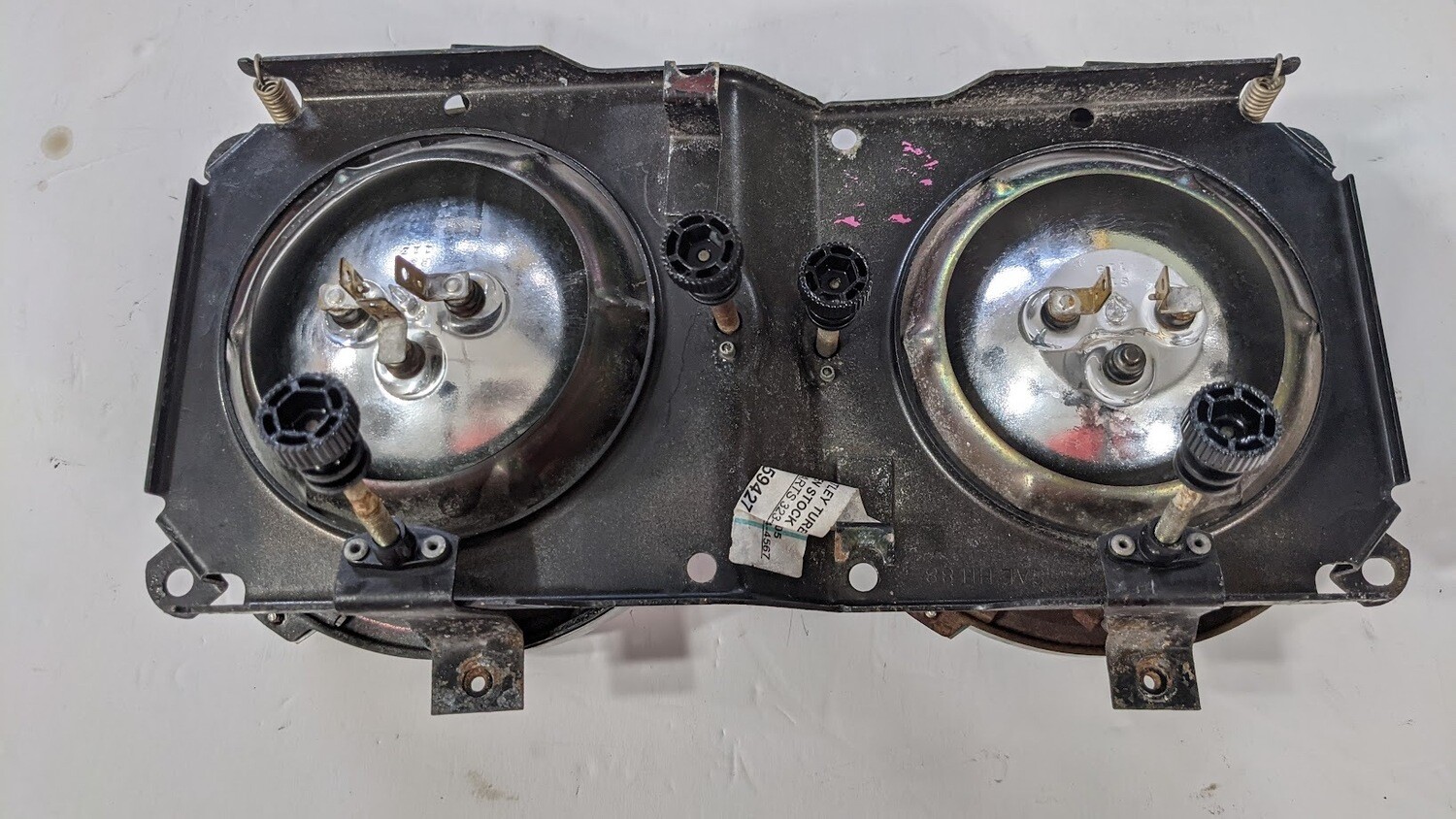 81 - 99 BENTLEY FRONT RIGHT SIDE HEAD LIGHT
 PRE-OWNED