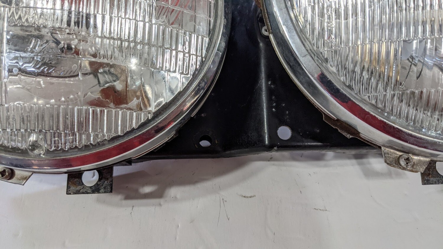 81 - 99 BENTLEY FRONT RIGHT SIDE HEAD LIGHT
 PRE-OWNED