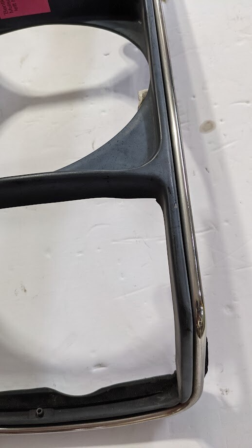 81 - 99 BENTLEY FRONT LEFT SIDE HEAD LIGHT FRAME DOOR 
 PRE-OWNED
