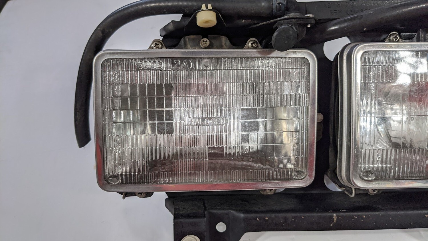 81 - 99 ROLLS-ROYCE SILVER SPUR FRONT RIGHT SIDE HEAD LIGHT
 PRE-OWNED WITH WASHERS