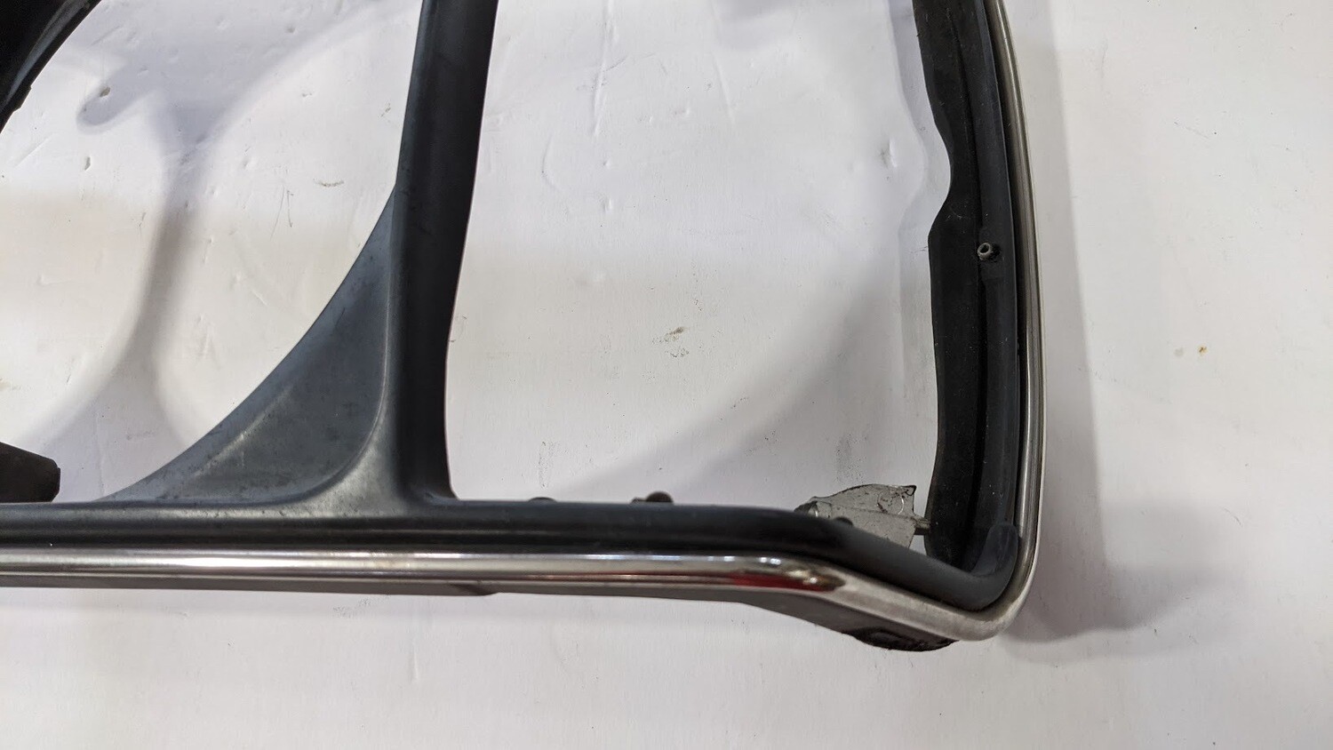 81 - 99 BENTLEY FRONT LEFT SIDE HEAD LIGHT FRAME DOOR 
 PRE-OWNED