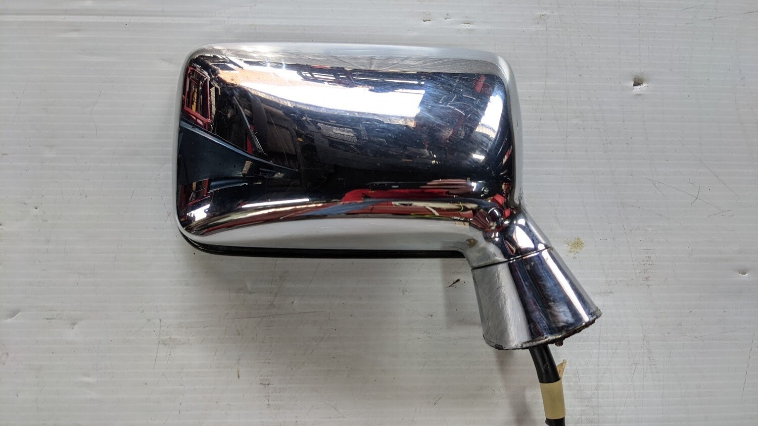 77- 80 ROLLS ROYCE SILVER SHADOW RIGHT SIDE MIRROR WITH COMMAND UB33280