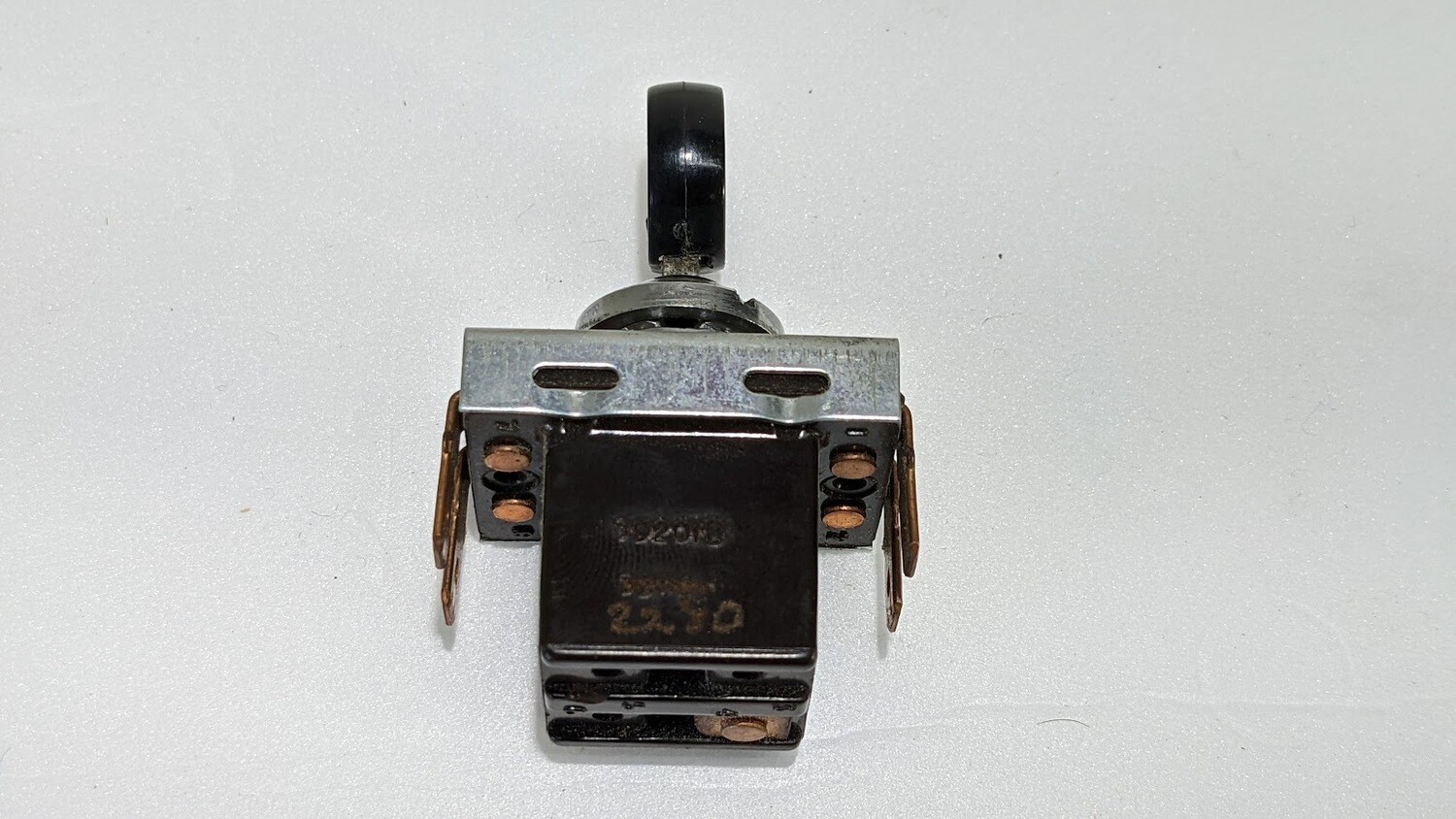 FERRARI 308 PARTS  AERIAL SWITCH , ANTENNA AT CENTER CONSOLE  61272300