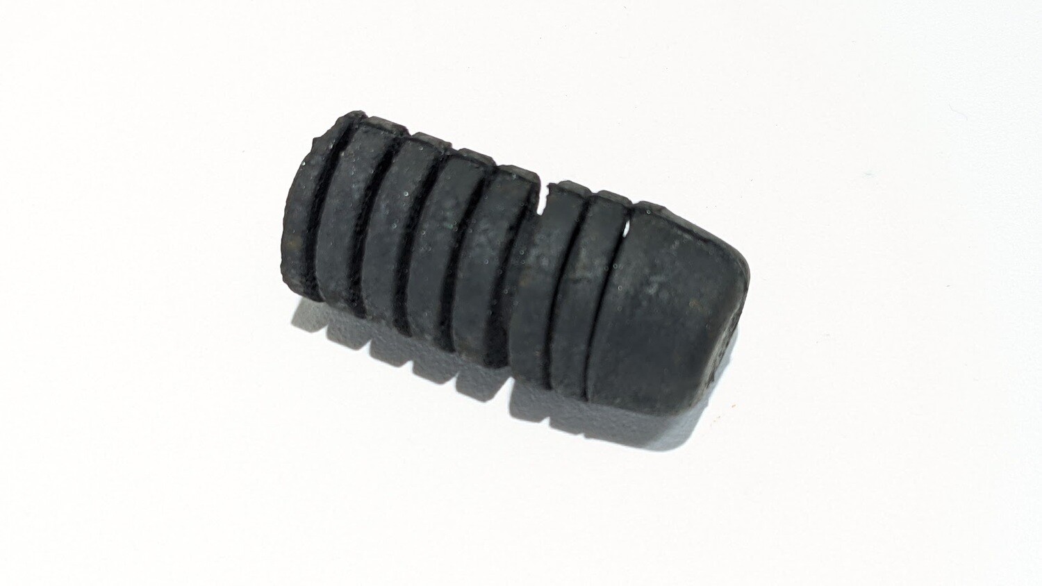 FERRARI 308 GTSi  ENGINE LID HOOD RUBBER MOUNT BUFFER 60568000
