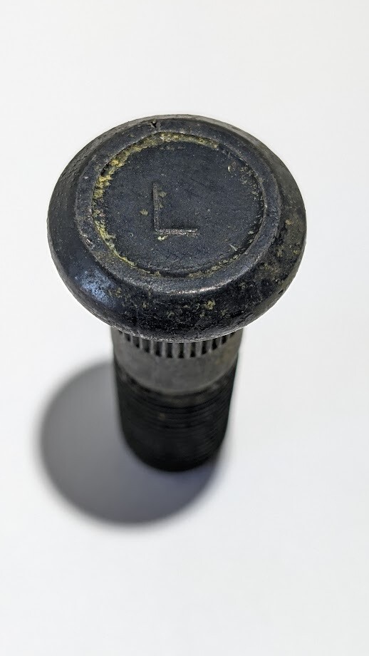 1980 to 1998 Rolls Royce Silver Spirit Spur wheel lug bolt stud LEFT SIDE UG13925