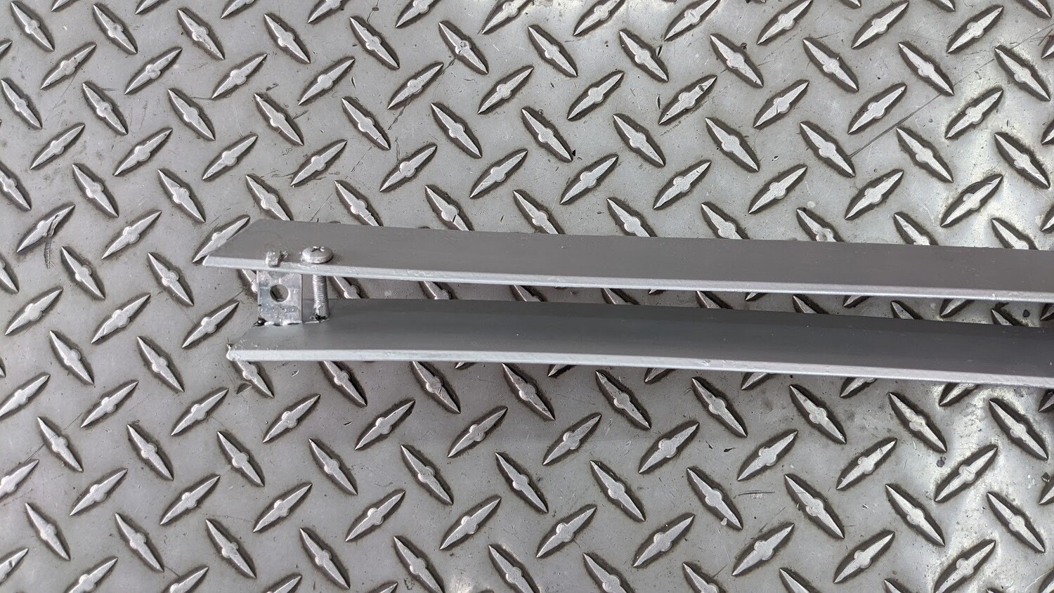 FERRARI 308 GTSi  FRONT  GRILLE USA MODEL UNDER BUMPER 60024304 -