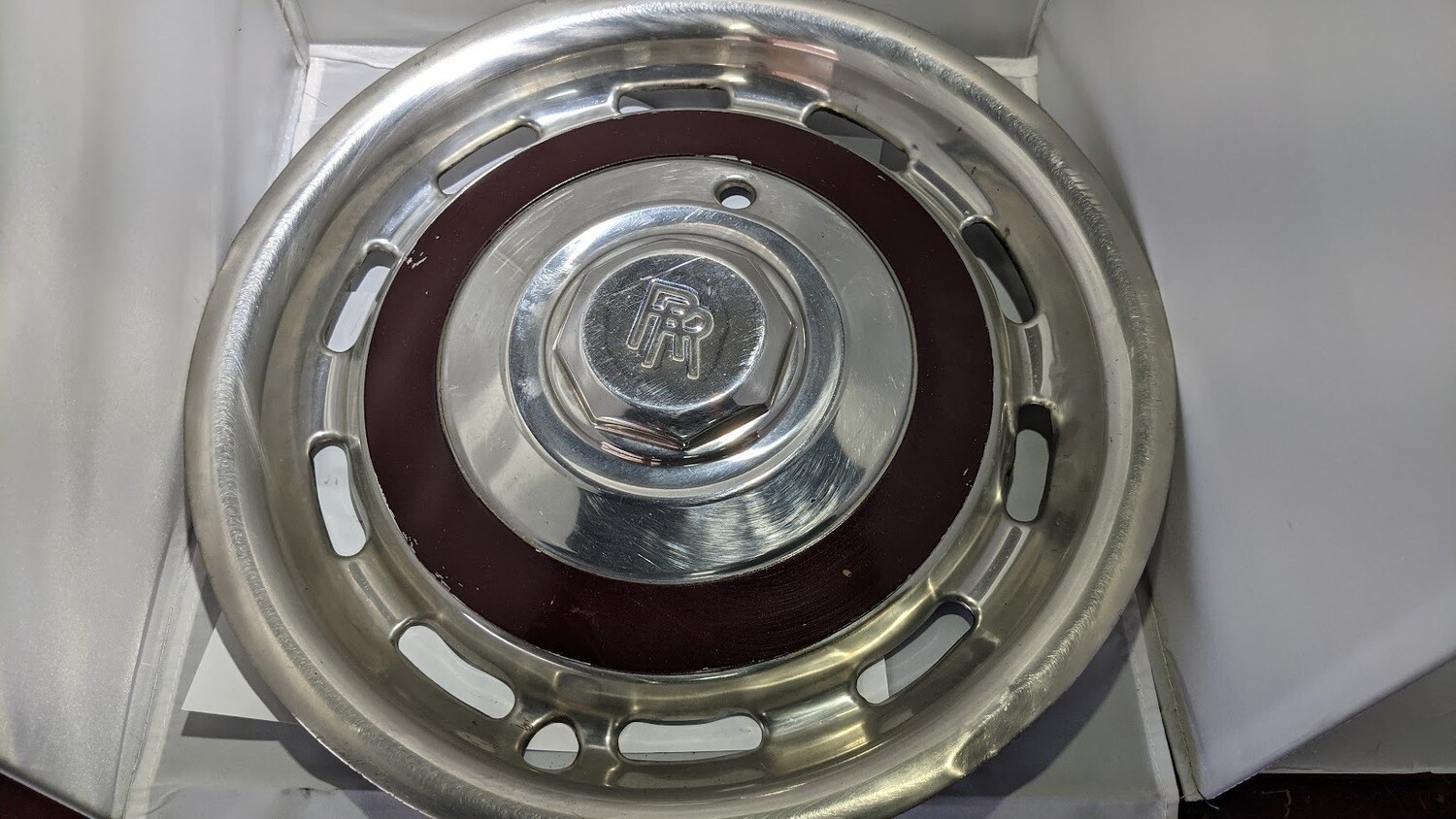 1965 to 1980 Rolls Royce Silver Shadow 4 hub cap, wheel dust cover used