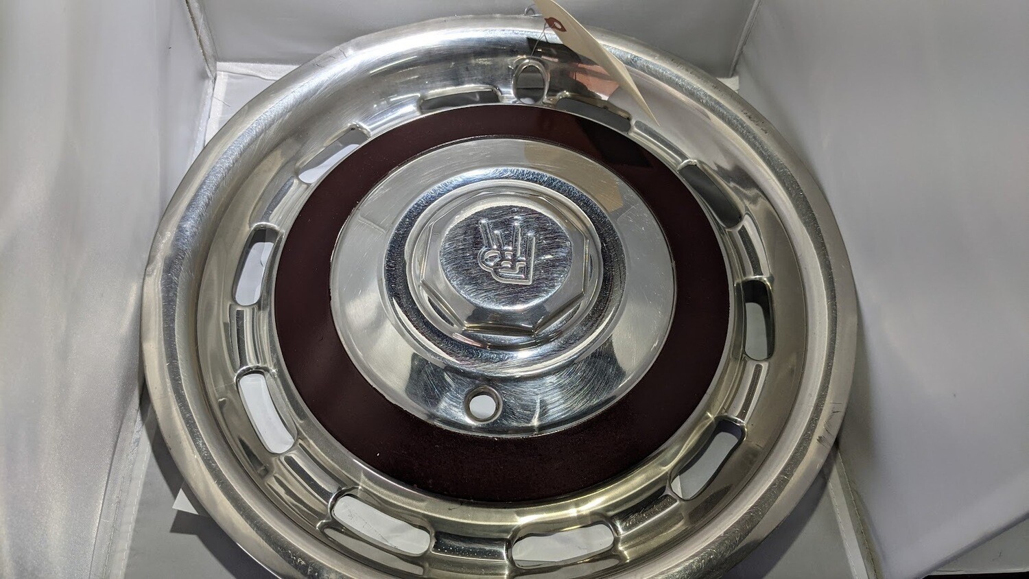1965 to 1980 Rolls Royce Silver Shadow 4 hub cap, wheel dust cover used