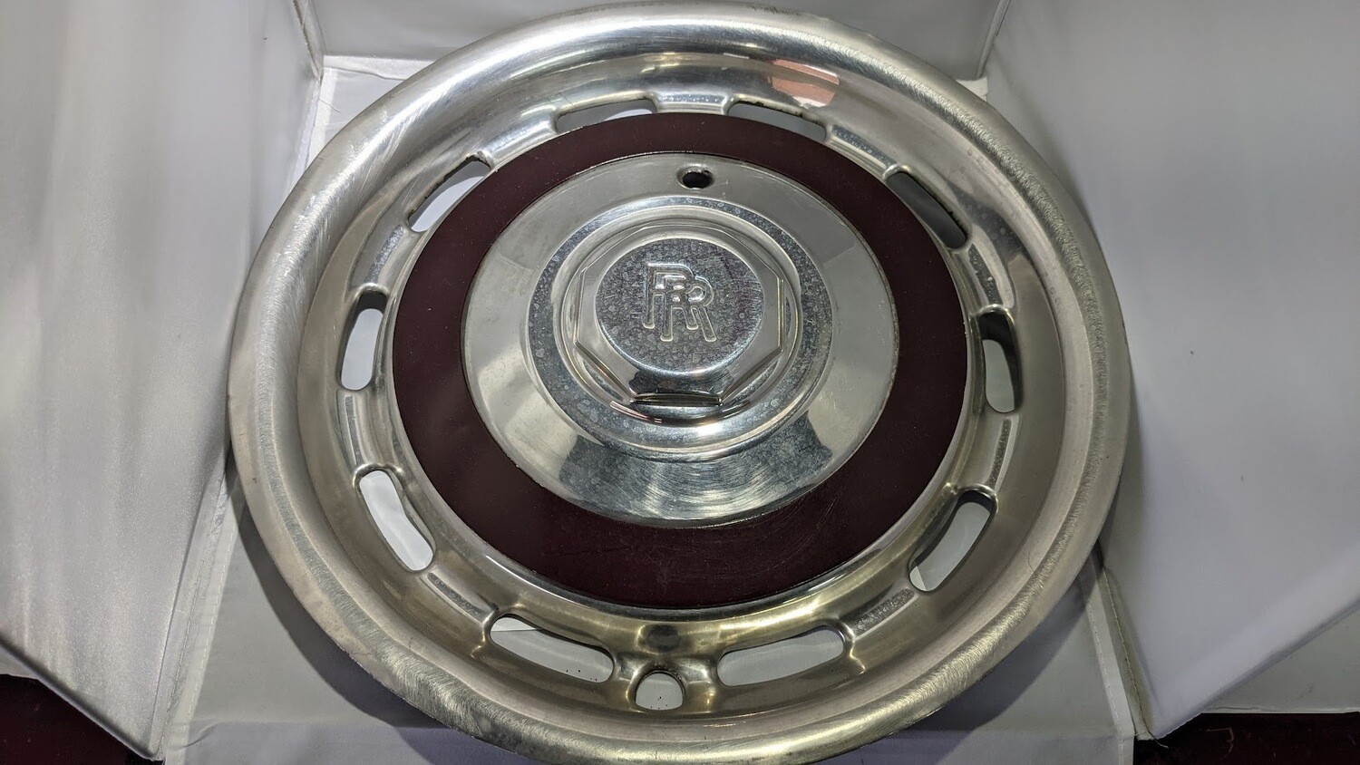 1965 to 1980 Rolls Royce Silver Shadow 4 hub cap, wheel dust cover used