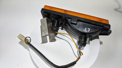 FERRARI 308 GTSi  FRONT LEFT  TURN SIGNAL LIGHT ASSEMBLY USA 6012100 -