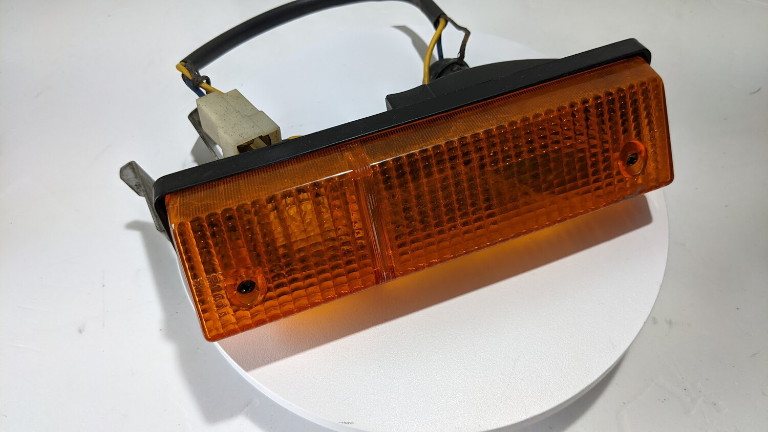 FERRARI 308 GTSi FRONT RIGHT TURN SIGNAL LIGHT ASSEMBLY USA 60121001  -