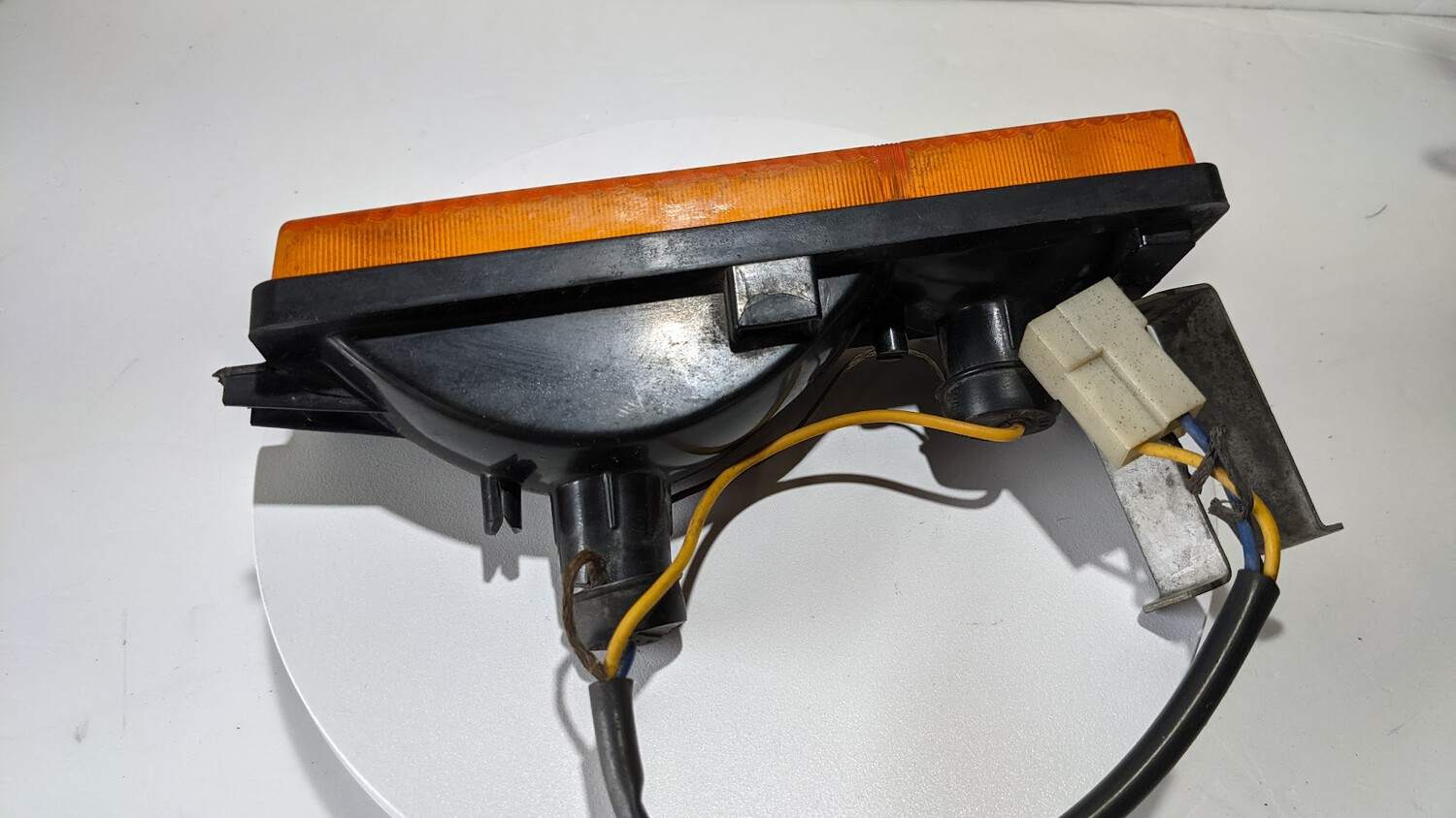 FERRARI 308 GTSi FRONT RIGHT TURN SIGNAL LIGHT ASSEMBLY USA 60121001  -