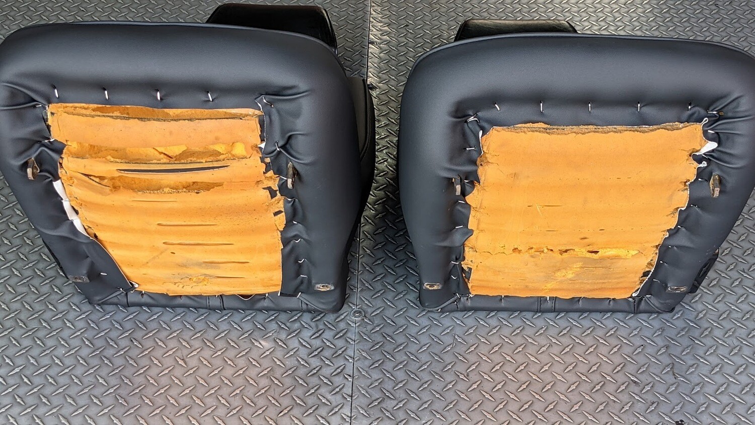 FERRARI 308 INTERIOR BLACK SEATS PAIR with HEADREST AND HINGES restored