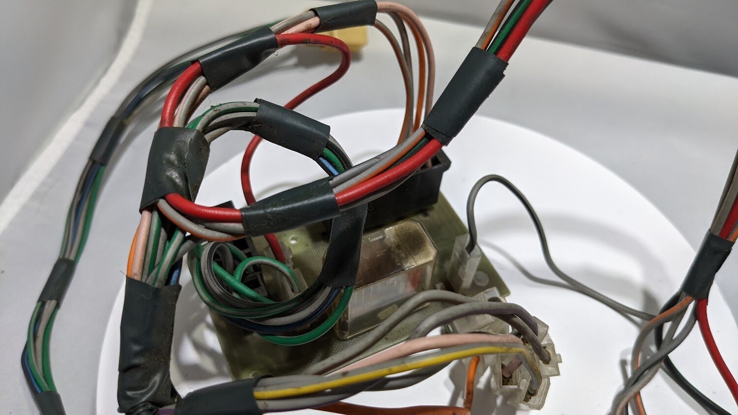 ROLLS ROYCE SILVER SHADOW II CENTER CONSOLE UNDER DASH  RADIO wiring harness