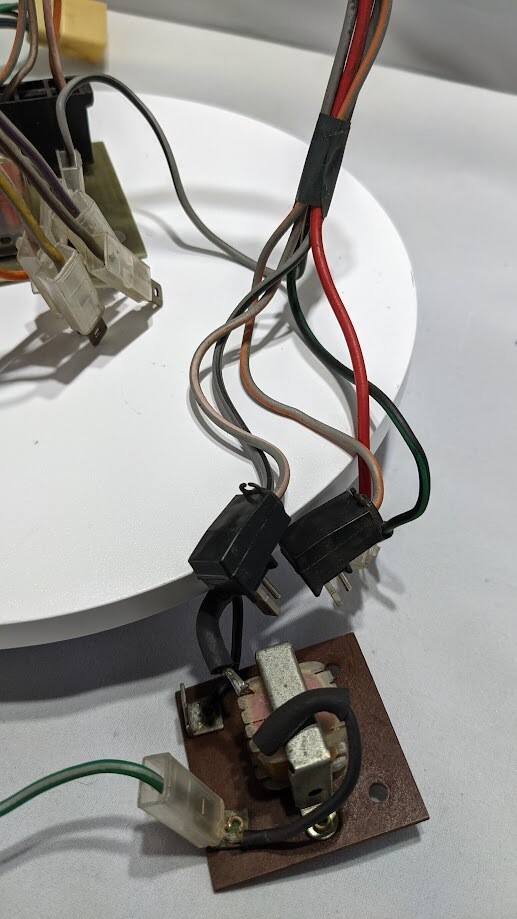 ROLLS ROYCE SILVER SHADOW II CENTER CONSOLE UNDER DASH  RADIO wiring harness