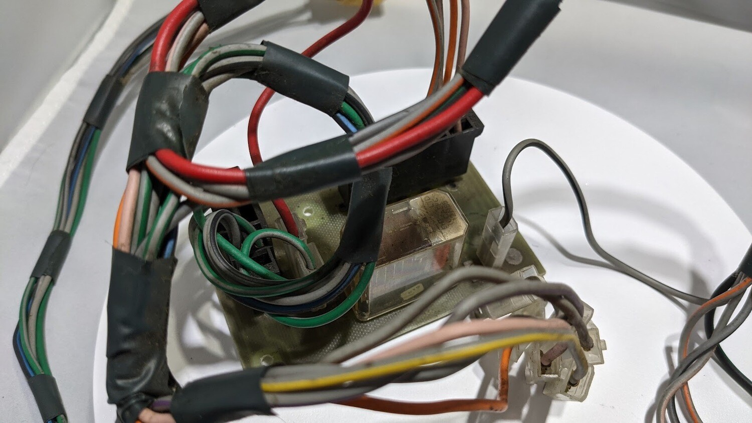 ROLLS ROYCE SILVER SHADOW II CENTER CONSOLE UNDER DASH  RADIO wiring harness