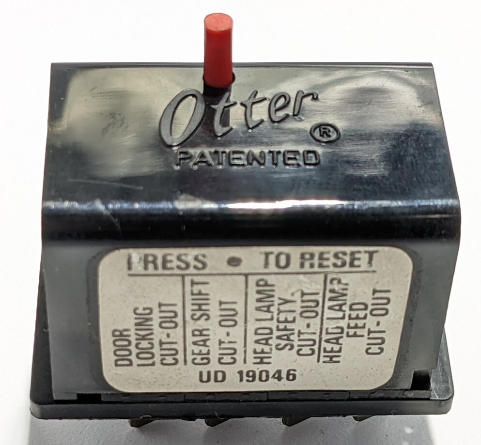 ROLLS ROYCE SILVER SPUR SPORIT CIRCUIT BREAKER UD19046 OTTER