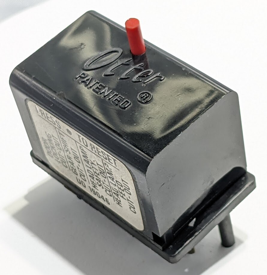 ROLLS ROYCE SILVER SPUR SPORIT CIRCUIT BREAKER UD19046 OTTER