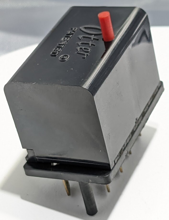 ROLLS ROYCE SILVER SPUR SPORIT CIRCUIT BREAKER UD19046 OTTER