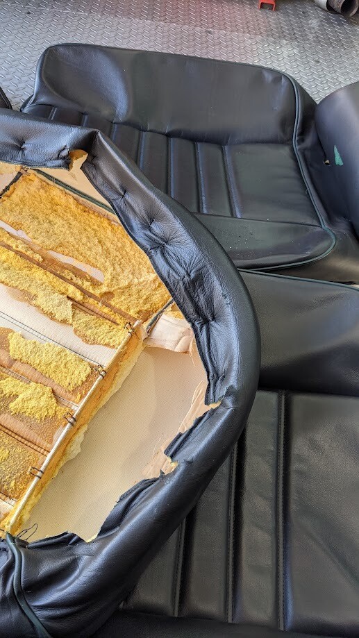 91 TO 98 BENTLEY TURBO R REAR SEAT SKIN AND HEADRESTS
