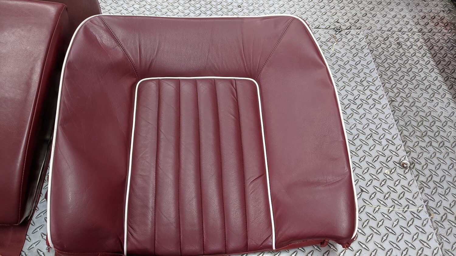 81 TO 94 Rolls Royce Silver Spur rear seat skin on Burgundy and white