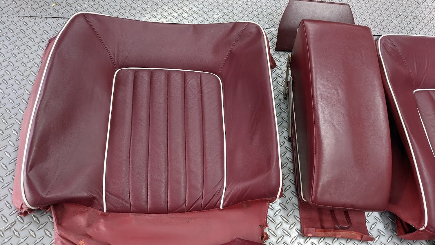 81 TO 94 Rolls Royce Silver Spur rear seat skin on Burgundy and white