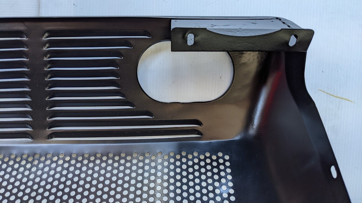 FERRARI 308 GTSi part REAR MUFFLER FINISHING GRILLE