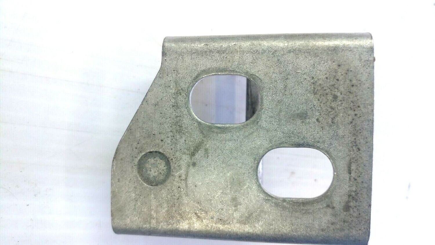 65 - 80 ROLLS ROYCE SILVER SHADOW HOOD LEFT HOOD CATCH BONNET UB17991