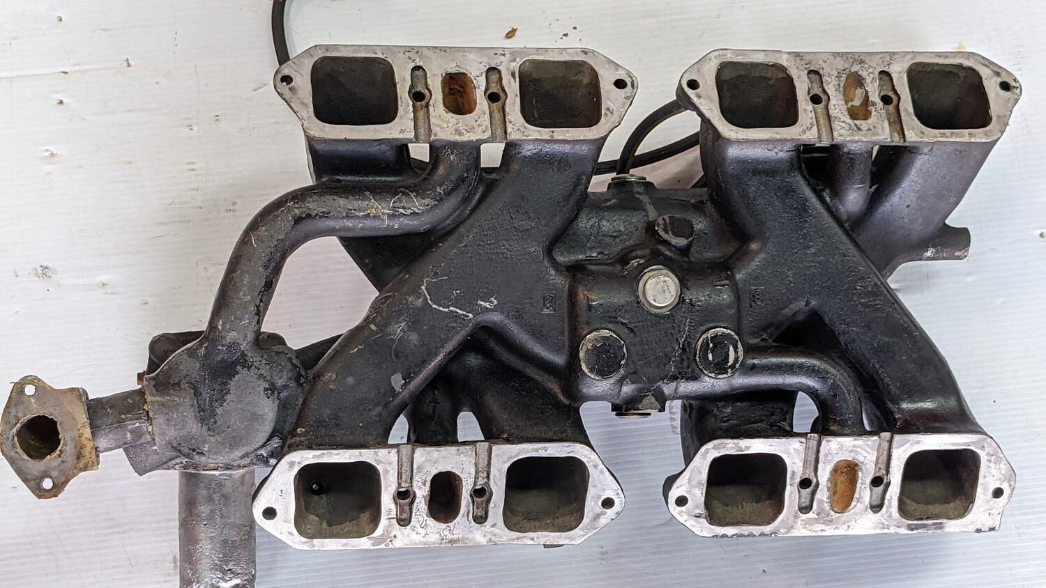 ROLLS ROYCE SILVER SHADOW PART INTAKE MANIFOLD UE38858
