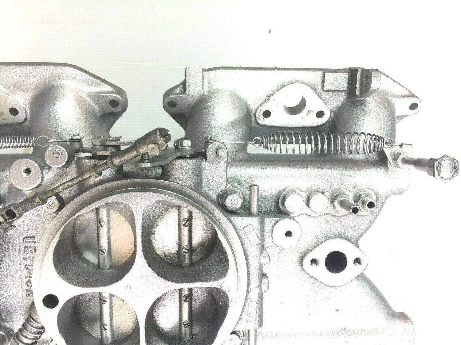 ROLLS ROYCE SILVER SPUR BENTLEY MULSANNE INLET INTAKE MANIFOLD UE70432
