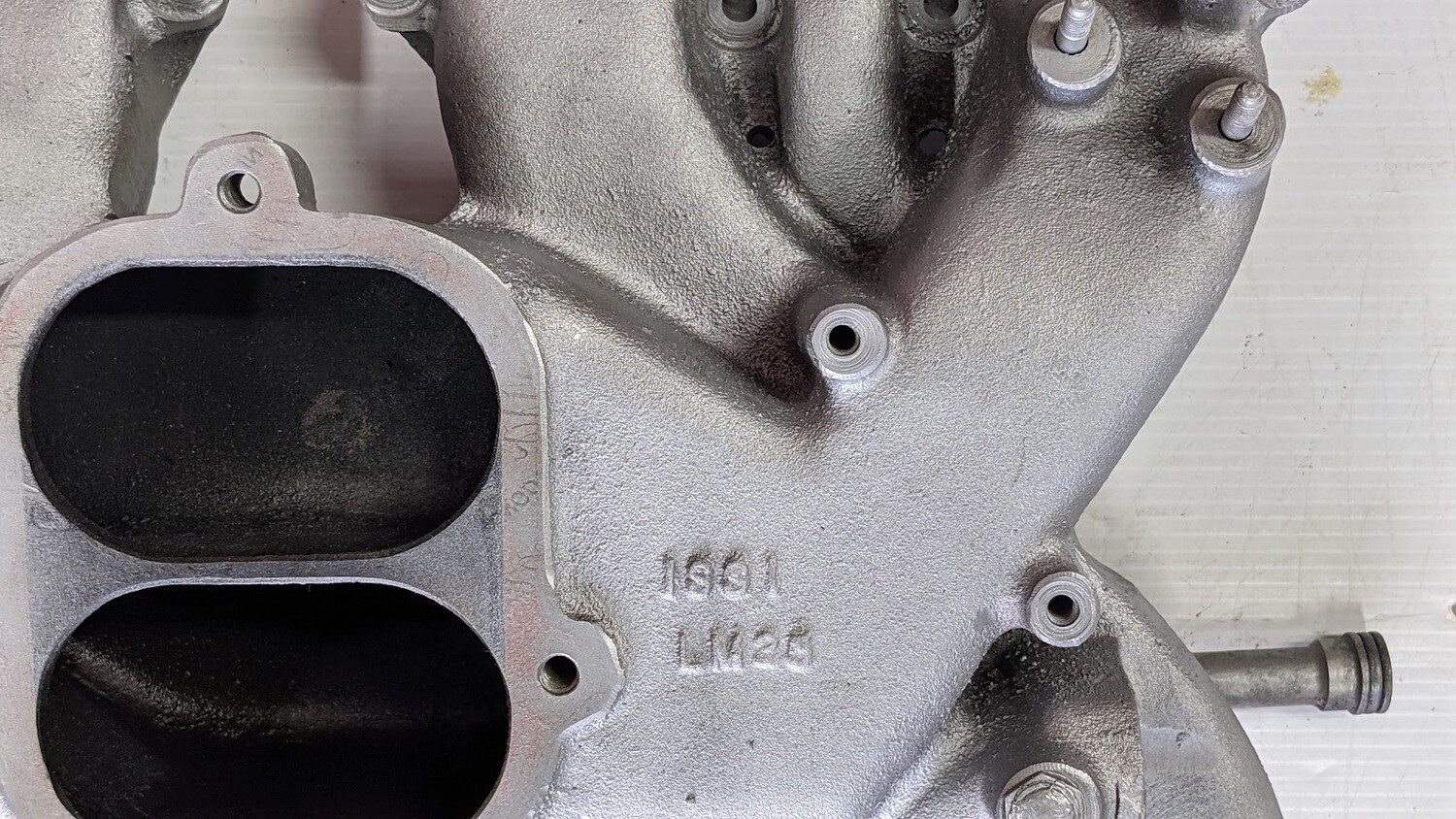 ROLLS ROYCE SILVER SPUR INTAKE MANIFOLD   UE41909