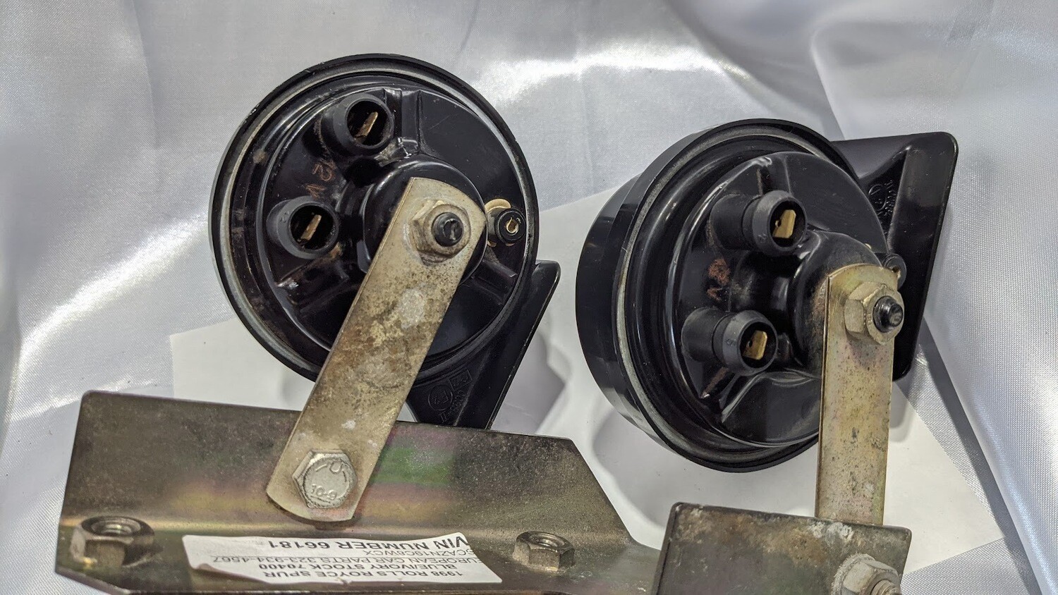 90 TO 99  Rolls Royce Silver Spur Spirit horn set low and high MIXO